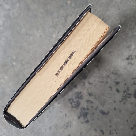 Tempting Evil by Keri Arthur (hardcover book) - Picture 5 of 8